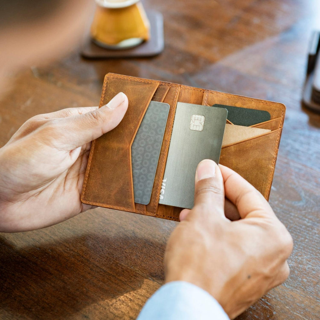 Minimalist Slim Wallet For Men, Premium Leather Wallet With Money