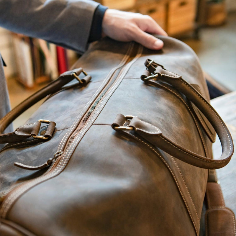 Latest Business Vintage Handbag Travel Men Purse Wallet Clutch Bags - China  Clutch Bag for Men and Custom Name Clutch Bag price