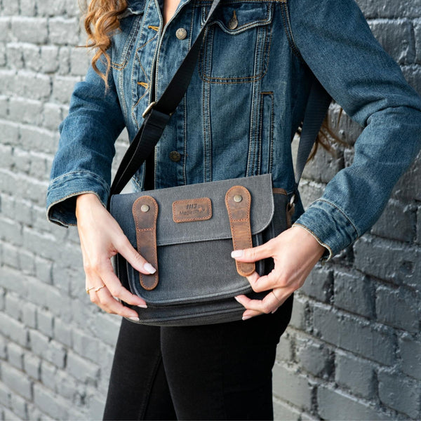 MegaGear Torres Pro Leather Vintage Messenger Bag (Brown) MG1967