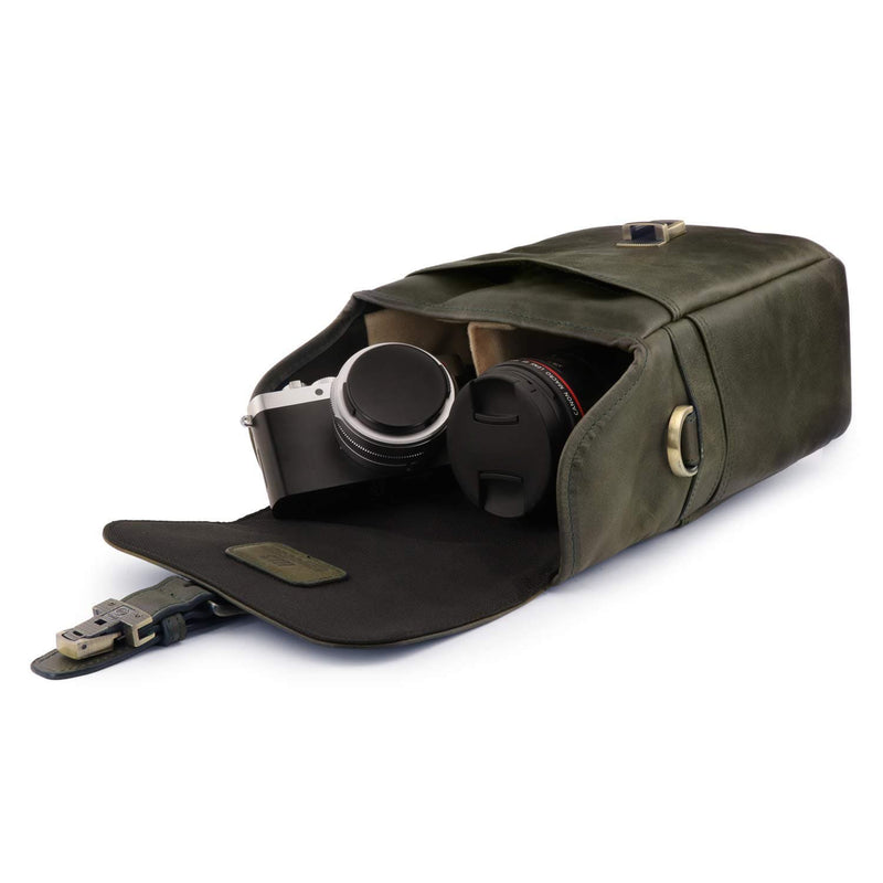 The HEX Raven DSLR Mirrorless Shoulder Bag Is the Best I've Used | Fstoppers